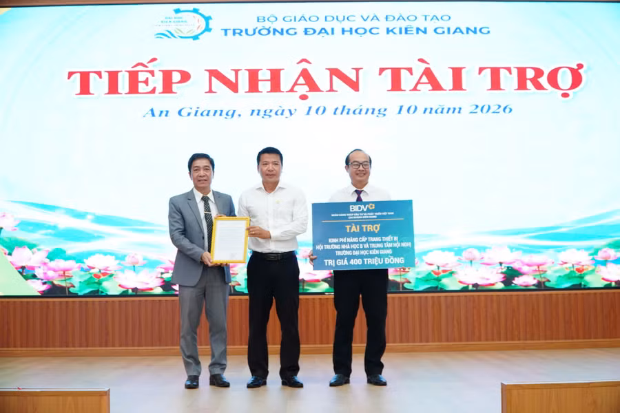 0-kgu-khai-giang-012.jpg
