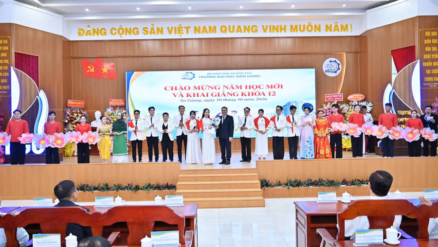 0-kgu-khai-giang-0.jpg