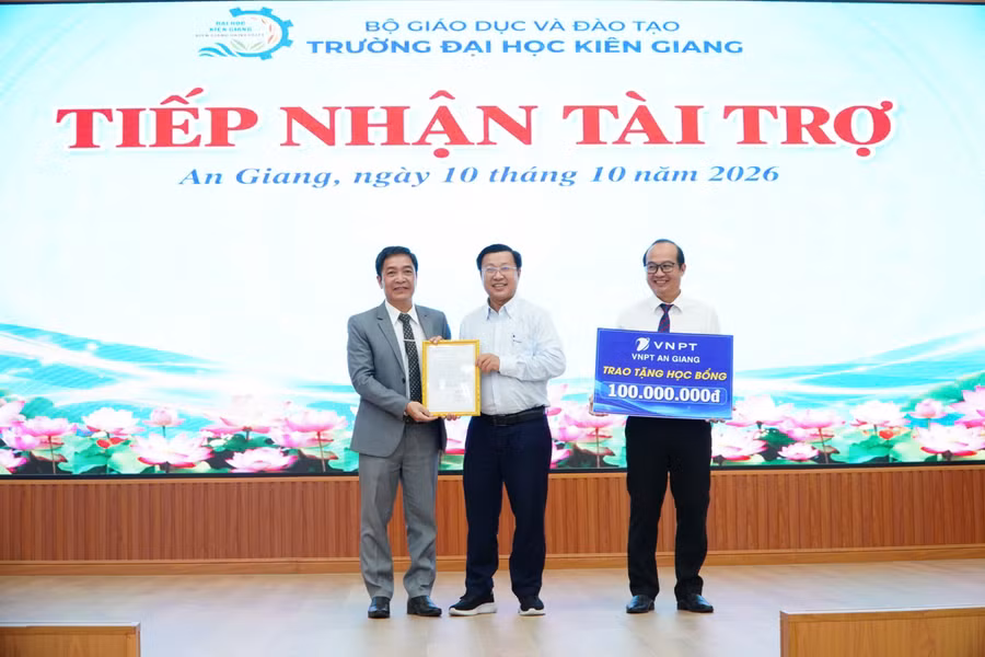 0-kgu-khai-giang-08.jpg