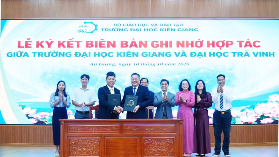 0-kgu-khai-giang-014.jpg