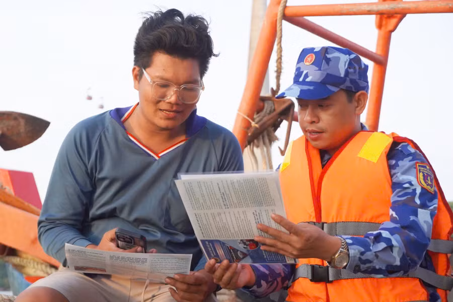 canh-sat-bien-3.jpg