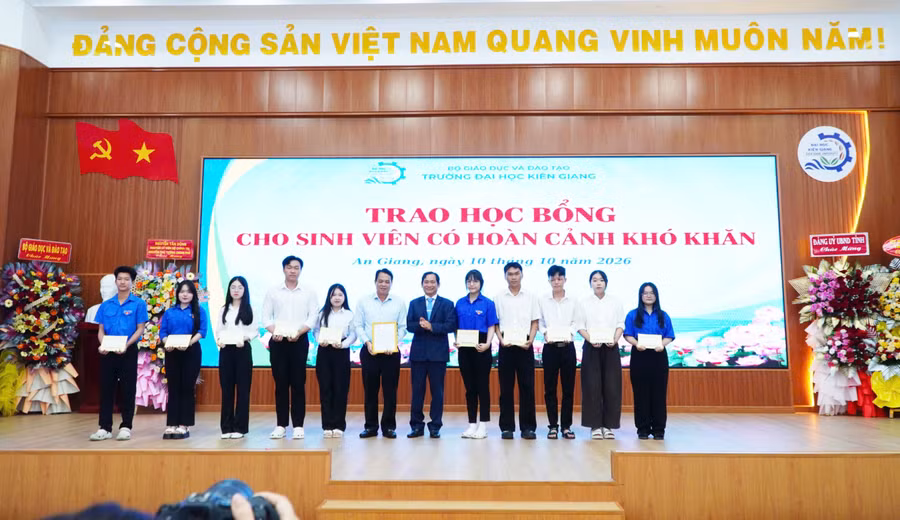 0-hoc-bong-kgu-1.jpg
