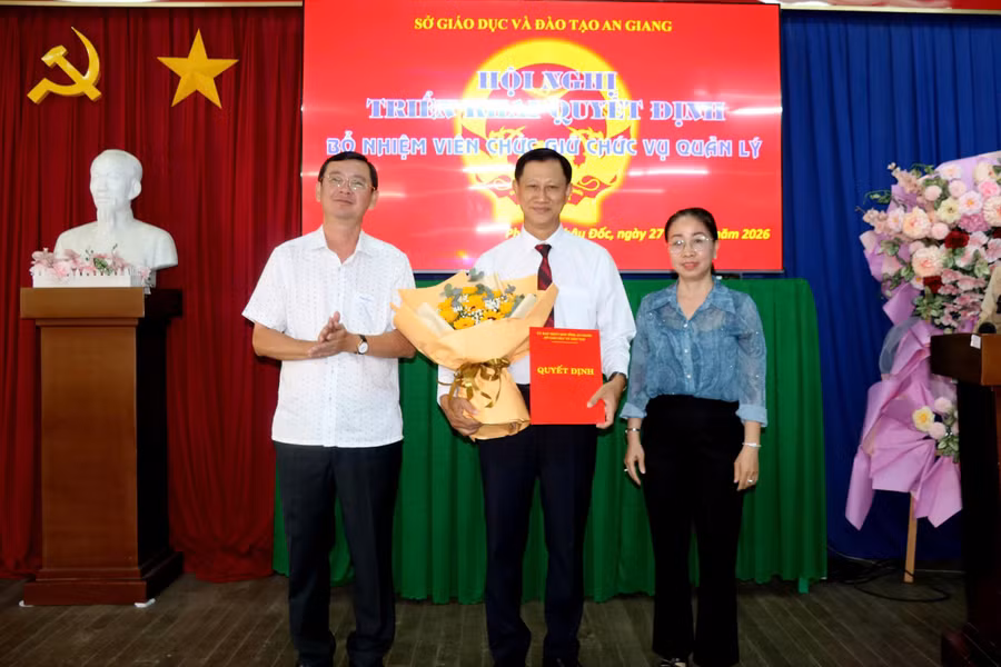 0-thu-khoa-nghia-0.jpg