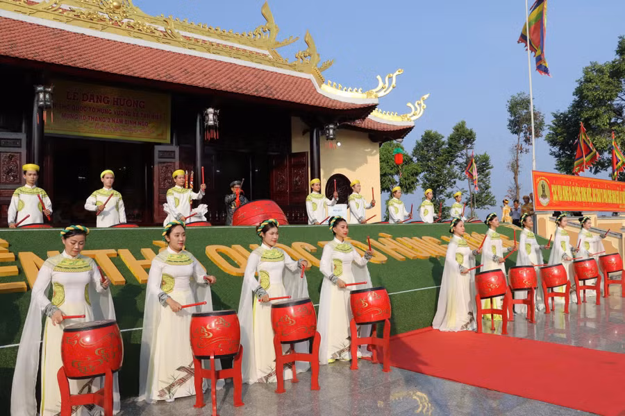 Đền thờ Quốc Tổ Hùng Vương tồn tại gần 70 năm ở xã Tân Hiệp (tỉnh An Giang).
