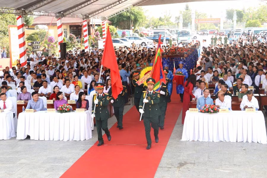 den-hung-tan-hiep-1.jpg