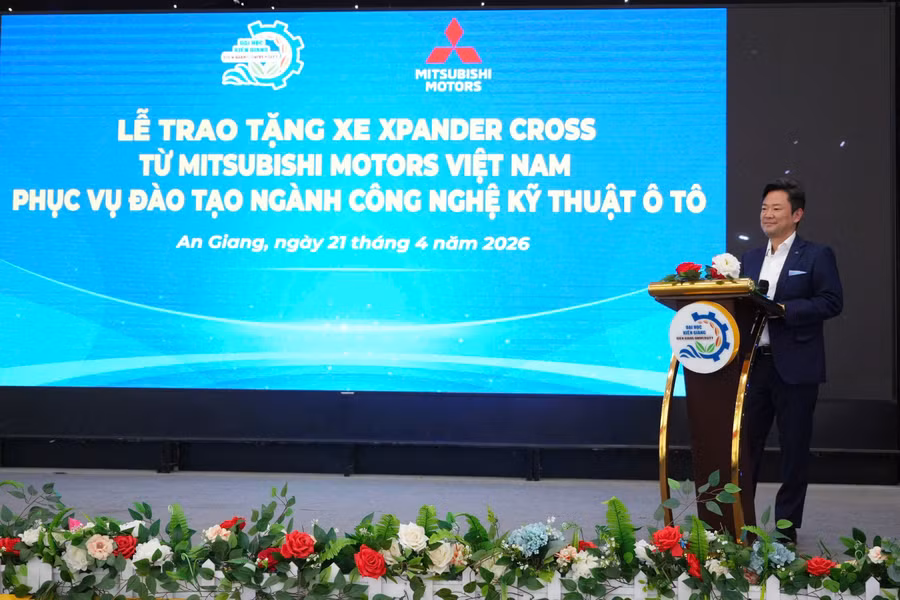kgu-tiep-nhan-xe-2.jpg