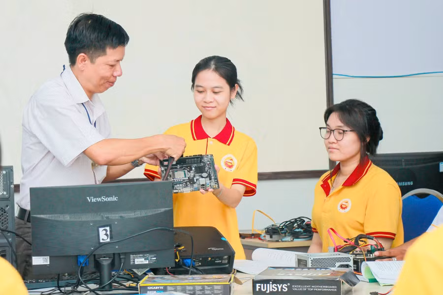 0-kgc-gdnn-4.jpg