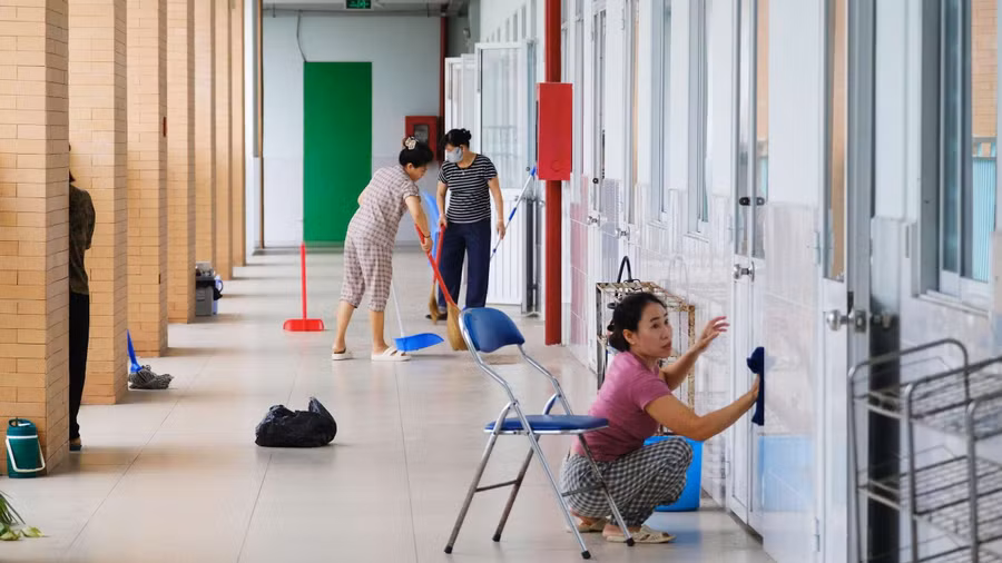 Trường Tiểu học Trần Quốc Toản, TP Cần Thơ tích cực chuẩn bị cho năm học mới. Ảnh: Yến Phương.