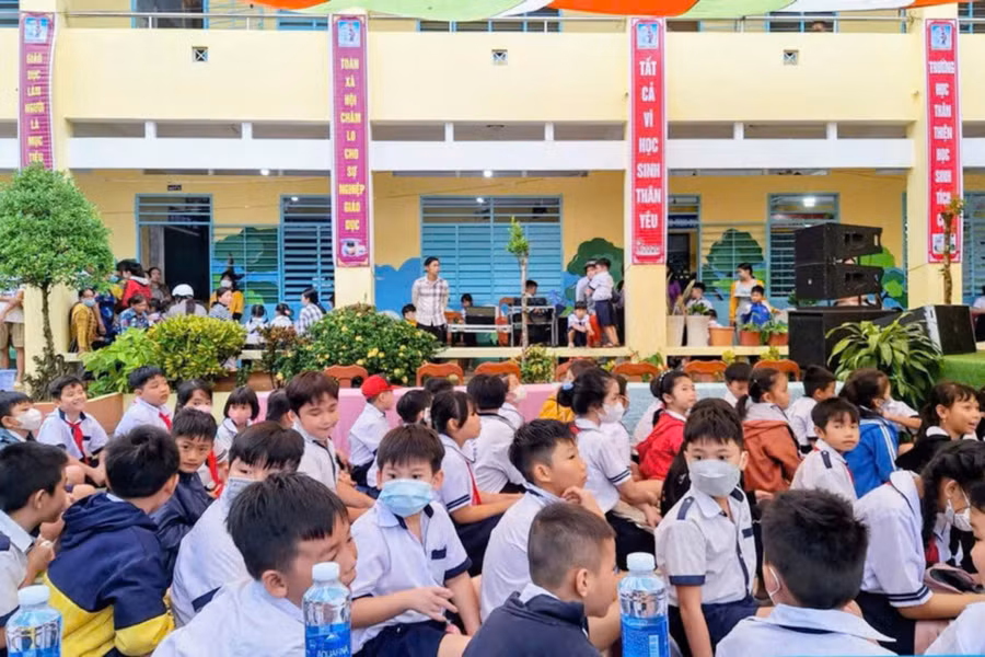 Học sinh tại tỉnh An Giang tựu trường ngày 29/8, khai giảng ngày 5/9. Ảnh: Trọng Nhân.