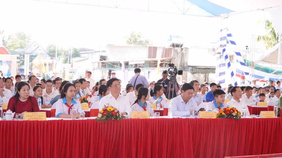 khoi-cong-truong-6.jpg