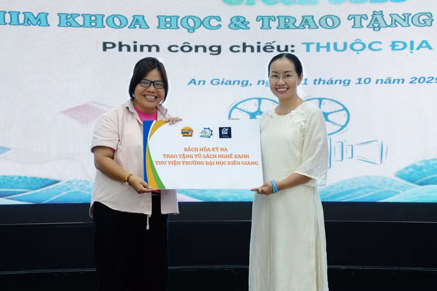 chieu-phim-khoa-hoc.jpg