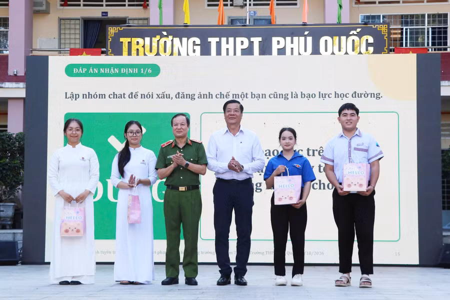0-phu-quoc-tuyen-truyen-6.jpg