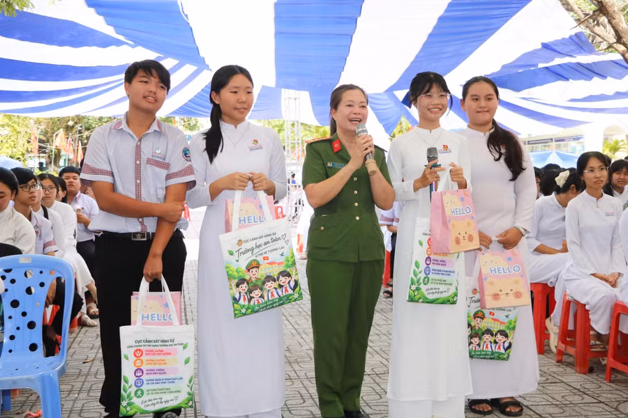 0-phu-quoc-tuyen-truyen-11.jpg