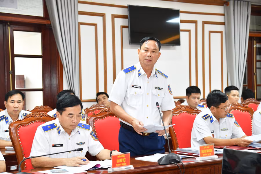 4-canh-sat-bien-3.jpg