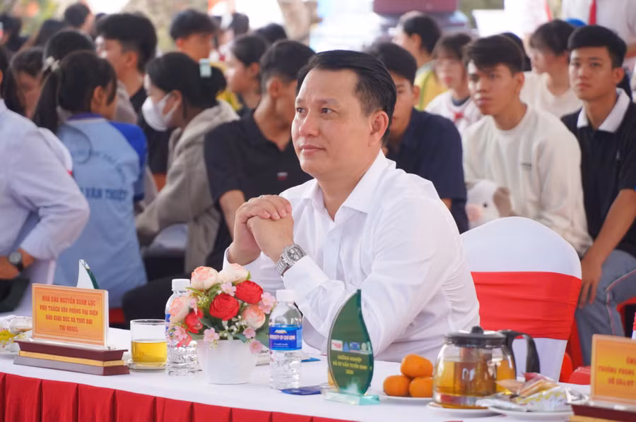 huong-nghiep-cuu-long-2.jpg