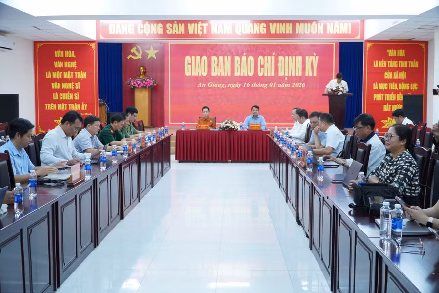giao-ban-bao-chi.jpg