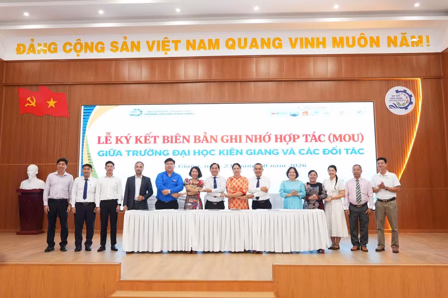 0-kgu-trao-giai-6522.jpg