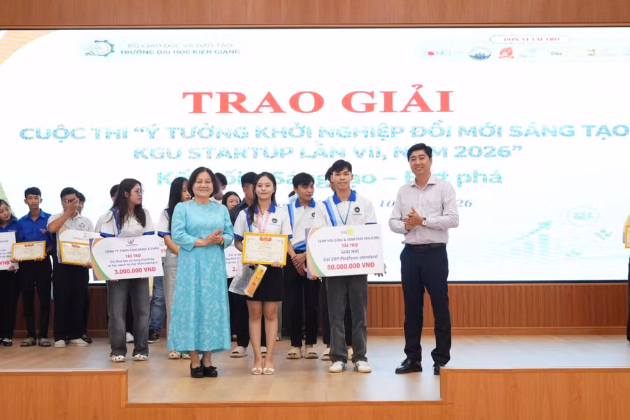 0-kgu-trao-giai-354.jpg