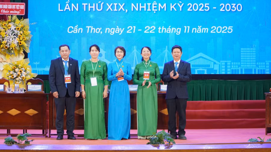 ctu-dh-cong-doan-3.jpg