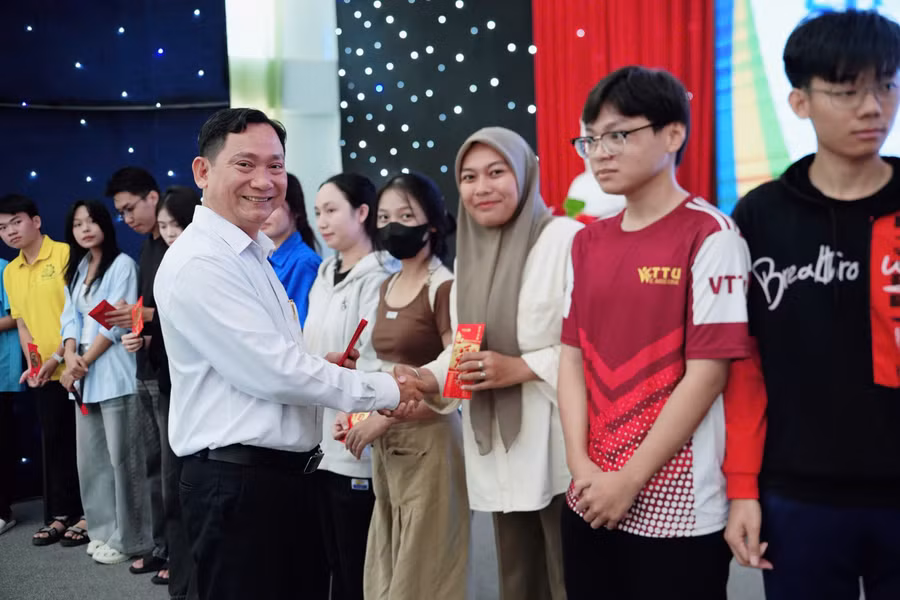 sinh-vien-ngoai-tinh-5.jpg