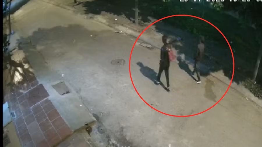 Camera an ninh ghi lại thời điểm nạn nhân đi cùng Hoàng trước khi bị sát hại