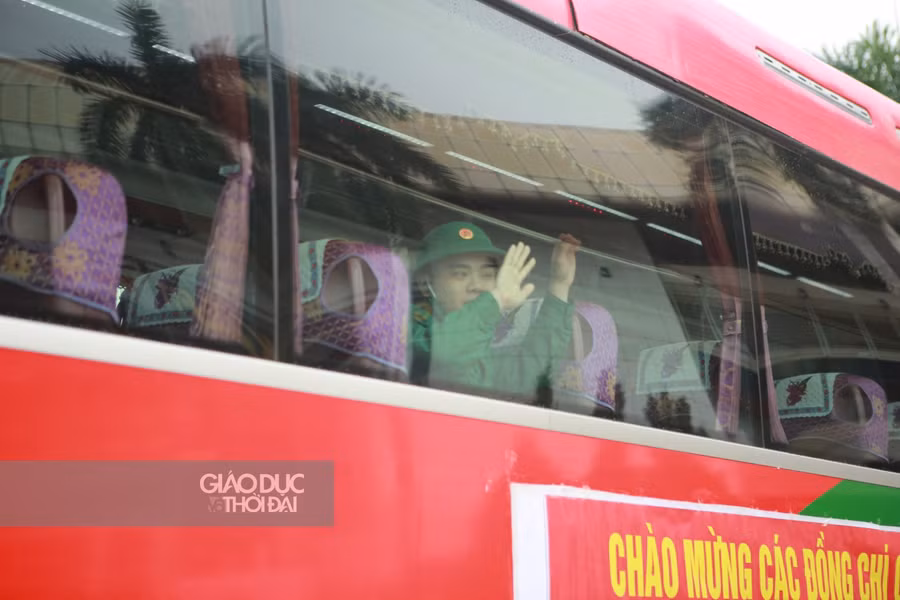 Trước đó vào ngày 23/2 toàn bộ thanh niên trúng tuyển nhập ngũ năm nay đều đã được xét nghiệm Covid-19.