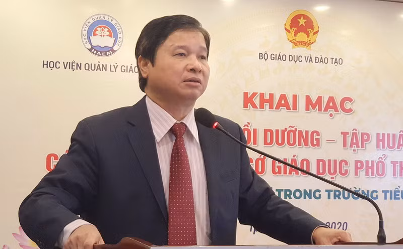 GS Phạm Quang Trung phát biểu khai mạc khóa bồi dưỡng