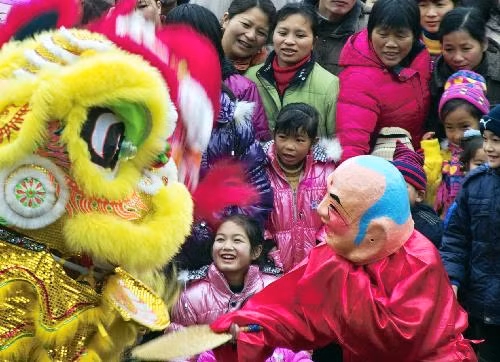 Thế giới rộn ràng đón "Chúa tể sơn lâm"