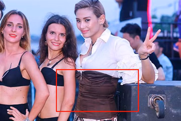 Siêu mẫu Võ Hoàng Yến khiến fan bất ngờ vì vòng eo bánh mì