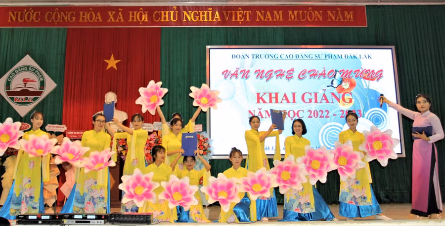 Văn nghệ chào mừng khai giảng năm học 2022-2023.
