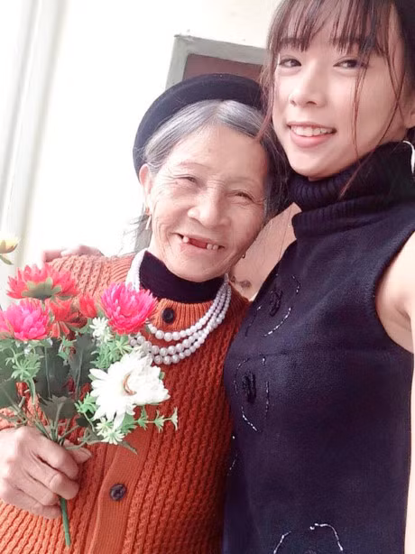 Nhung khoanh khac ong ba thay cha me khien ai cung xuc dong - Anh 2