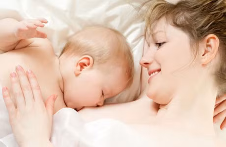 7 cach lam tre so sinh nin khoc va vui ve tro lai - Anh 7