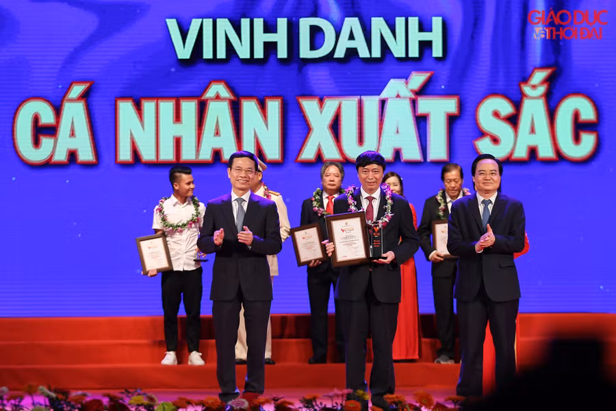 Giáo sư, tiến sĩ Nguyễn Văn Nội, Hiệu trưởng Trường Đại học Khoa học Tự nhiên, Đại học Quốc gia Hà Nội