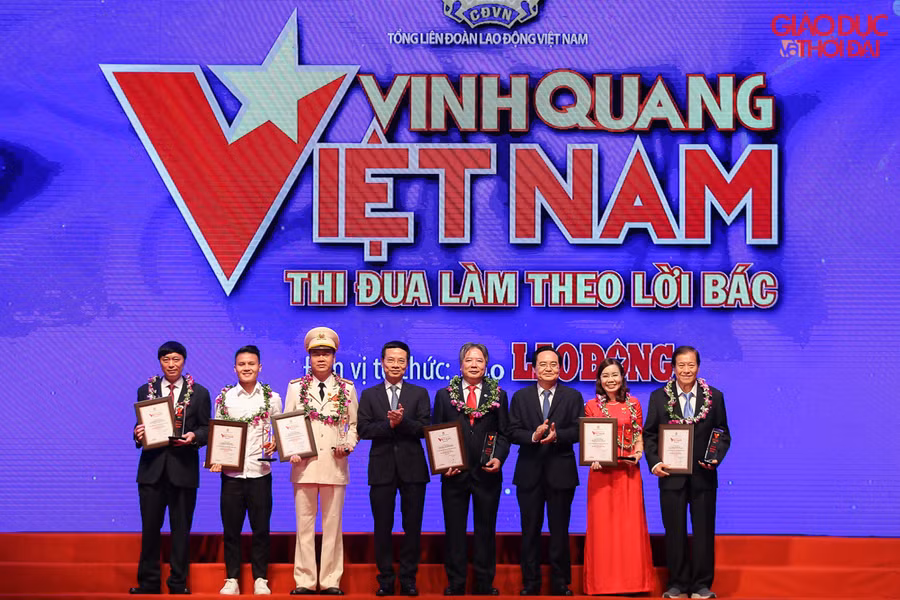 Nhận rộng các điển hình tiên tiến ngành giáo dục