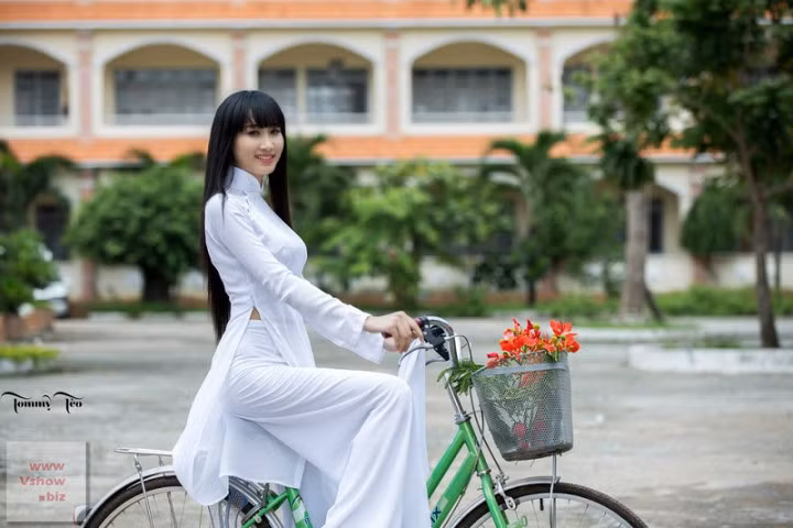 Ngắm nhan sắc trong trẻo của tân Hoa khôi miền Trung