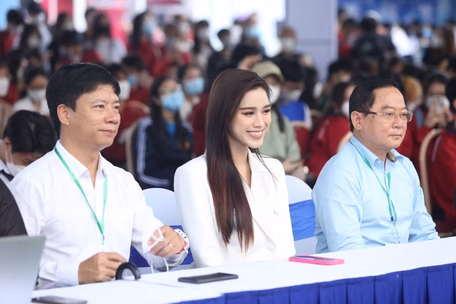 Hoa hậu Đỗ Thị Hà.