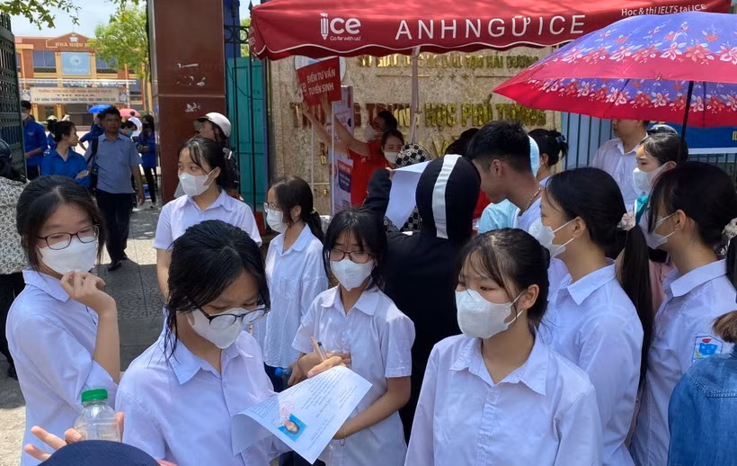 Thí sinh tham dự Kỳ thi tuyển sinh vào lớp 10 THPT công lập năm học 2023-2024 của tỉnh Hải Dương.
