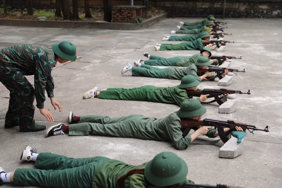 Lý thuyết và thực hành được các giáo viên tận tình hướng dẫn.