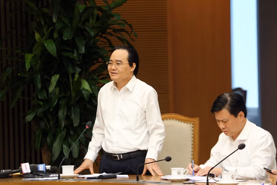 Bộ trưởng Bộ GD&amp;ĐT Phùng Xuân Nhạ phát biểu tại buổi làm việc. Ảnh: VGP.