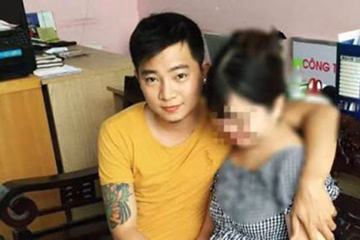 Trai đẹp ăn nợ hủ tiếu nên duyên với cô chủ hàng
