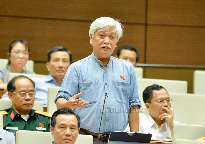 Đại biểu Dương Trung Quốc.