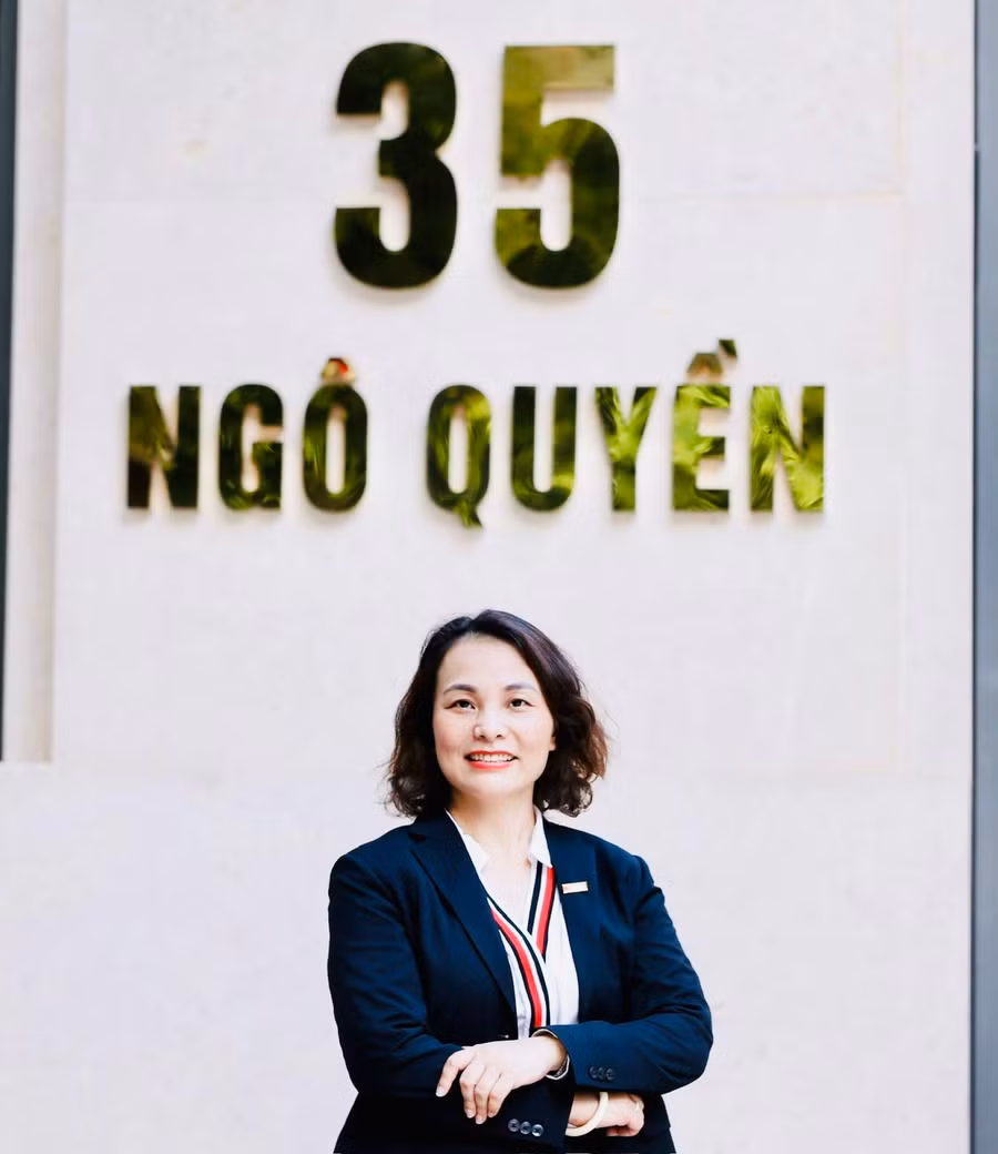 Nhà báo Vũ Thị Hồng Hạnh.
