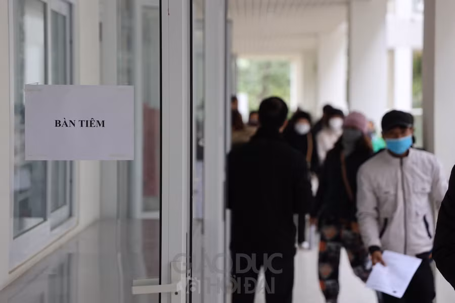 Hà Nội: Triển khai tiêm vắc xin Covid-19 mũi 3 cho người dân ảnh 7