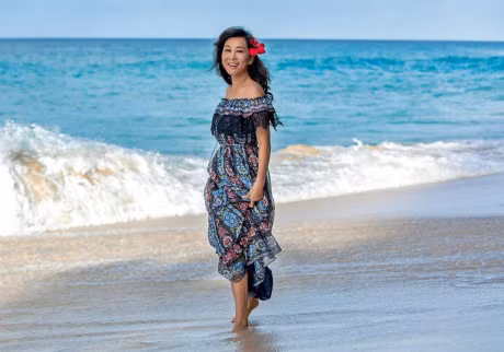 MC Ky Duyen tu tin khoe than hinh goi cam o tuoi 52 - Anh 4
