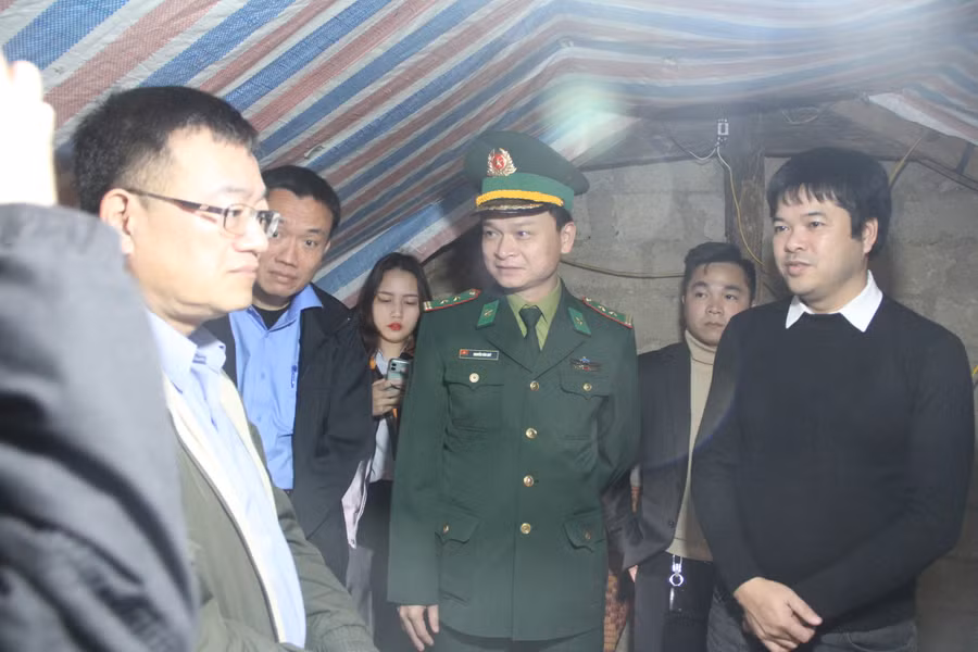 Bên trong ngôi nhà chật chội của mấy mẹ con chị Tuyết.