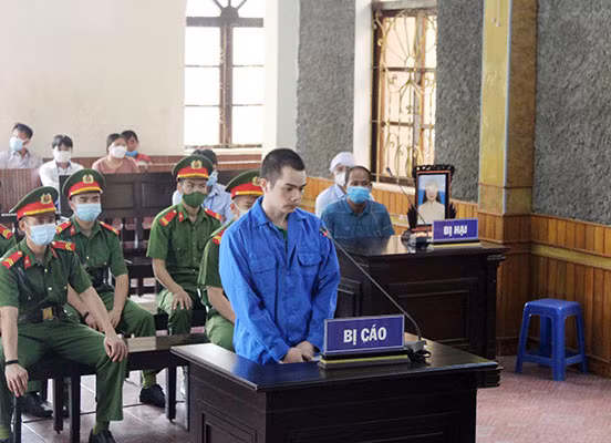 Bị cáo Quàng Văn Thương tại phiên tòa xét xử. Ảnh: Thủy Ngân.