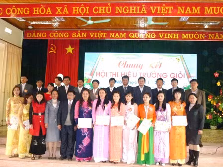 Trao giải cho các thầy cô tại Hội thi