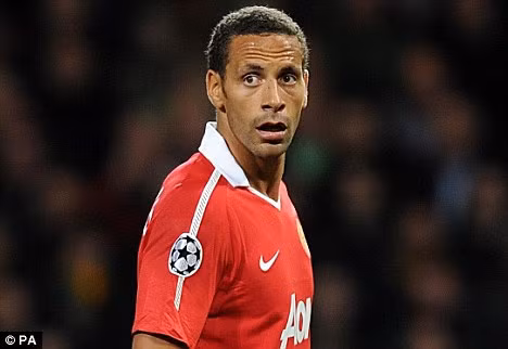 Man United tính "trói chân" công thần Rio Ferdinand