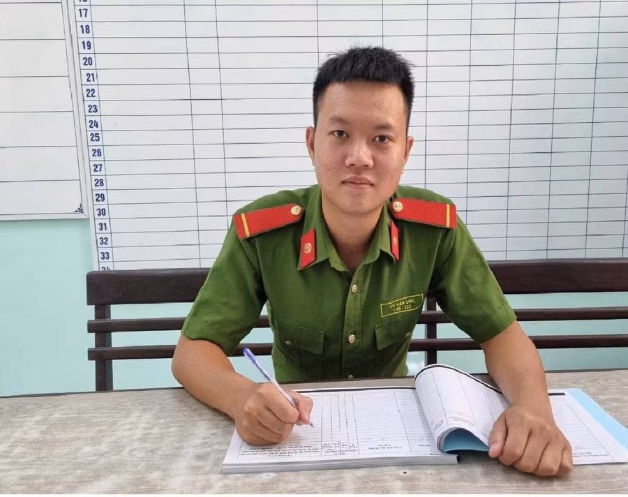 Chiến sĩ Võ Văn Lộc.