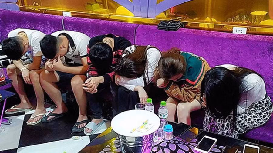 Hàng chục đối tượng tụ tập sử dụng ma tuý tại quán karaoke trong mùa dịch. Ảnh minh hoạ.